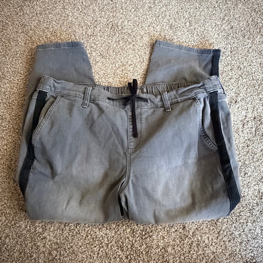 Torrid Drawstring Tuxedo Stripe Plus Size 2X Cropped Pants Gray